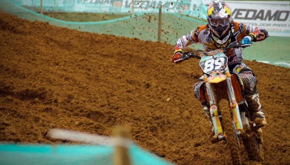 -_运动式街舞争霸：青春与力量的碰撞_，街舞青春活力