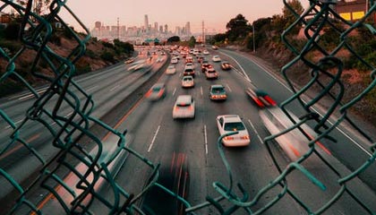 开云官方-伊朗队中场贝尔特拉在巴黎奥运会上展现出强大的进攻组织能力，伊朗拉什特